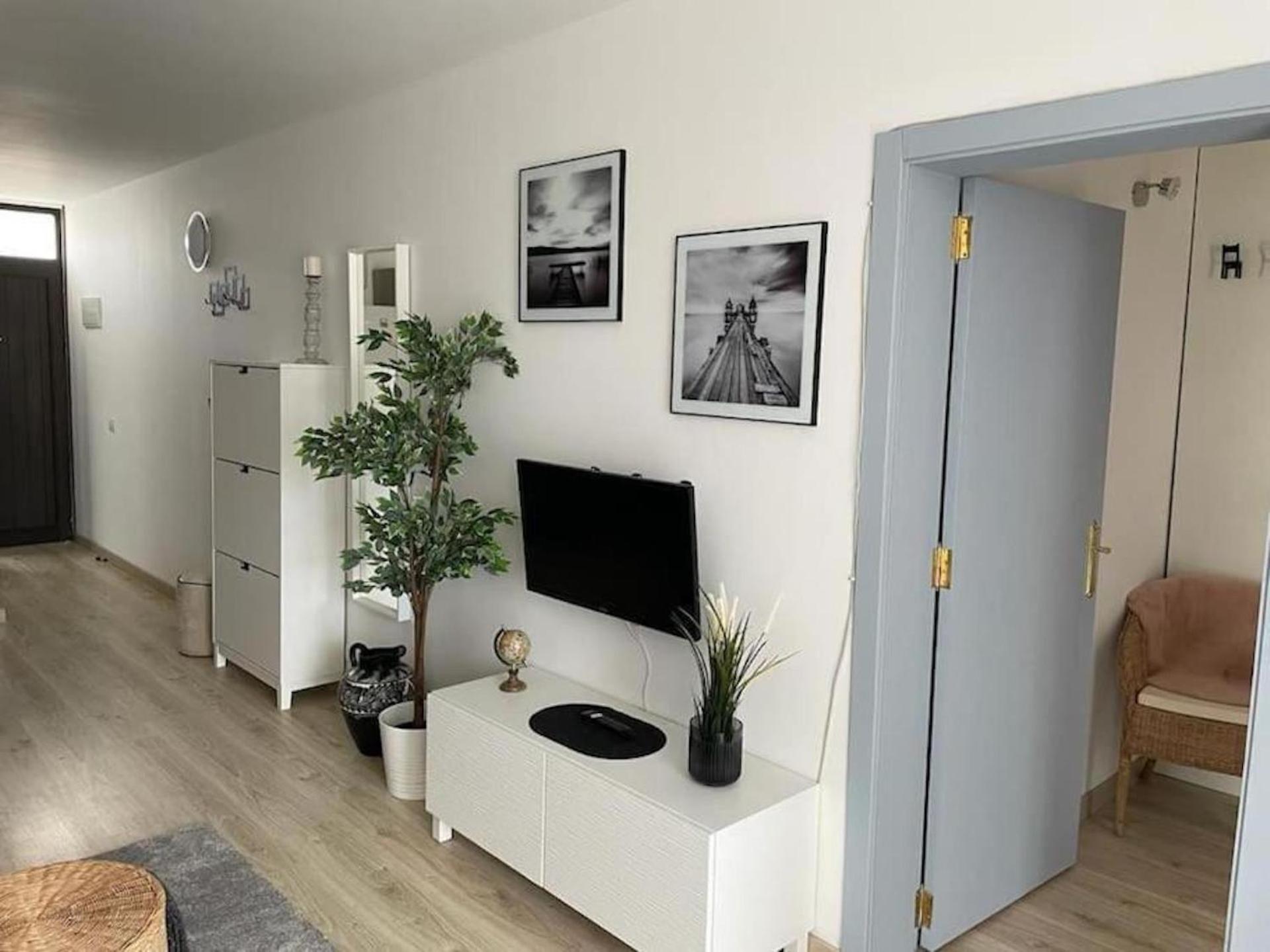 Stunning Lovely Flat With Pool And Strong Wi-Fi, 31 Arona  Esterno foto